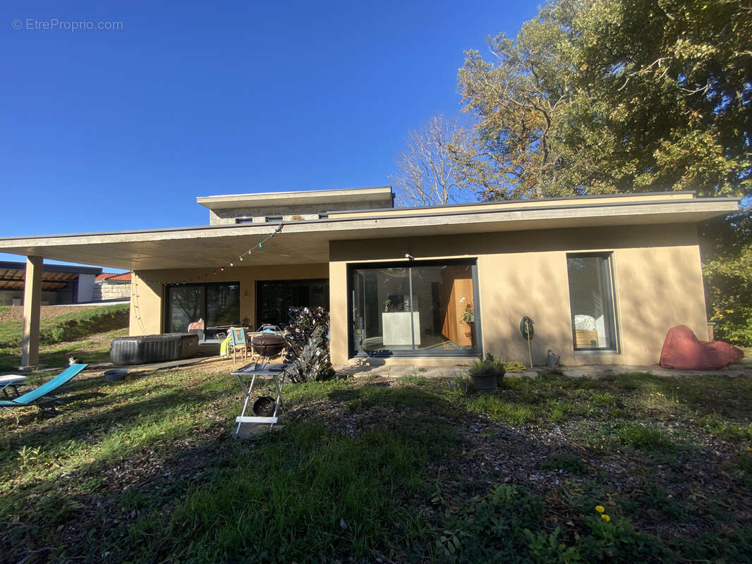Maison à SAINT-FORGEUX