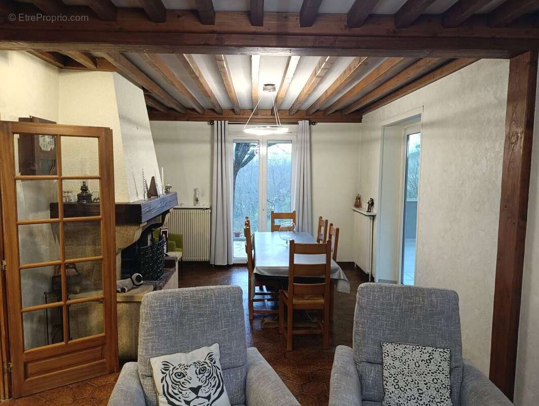 Maison à CAILLOUX-SUR-FONTAINES