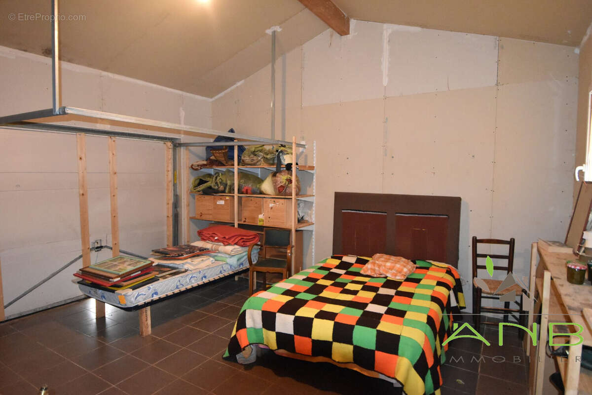 Maison à YVRAC-ET-MALLEYRAND