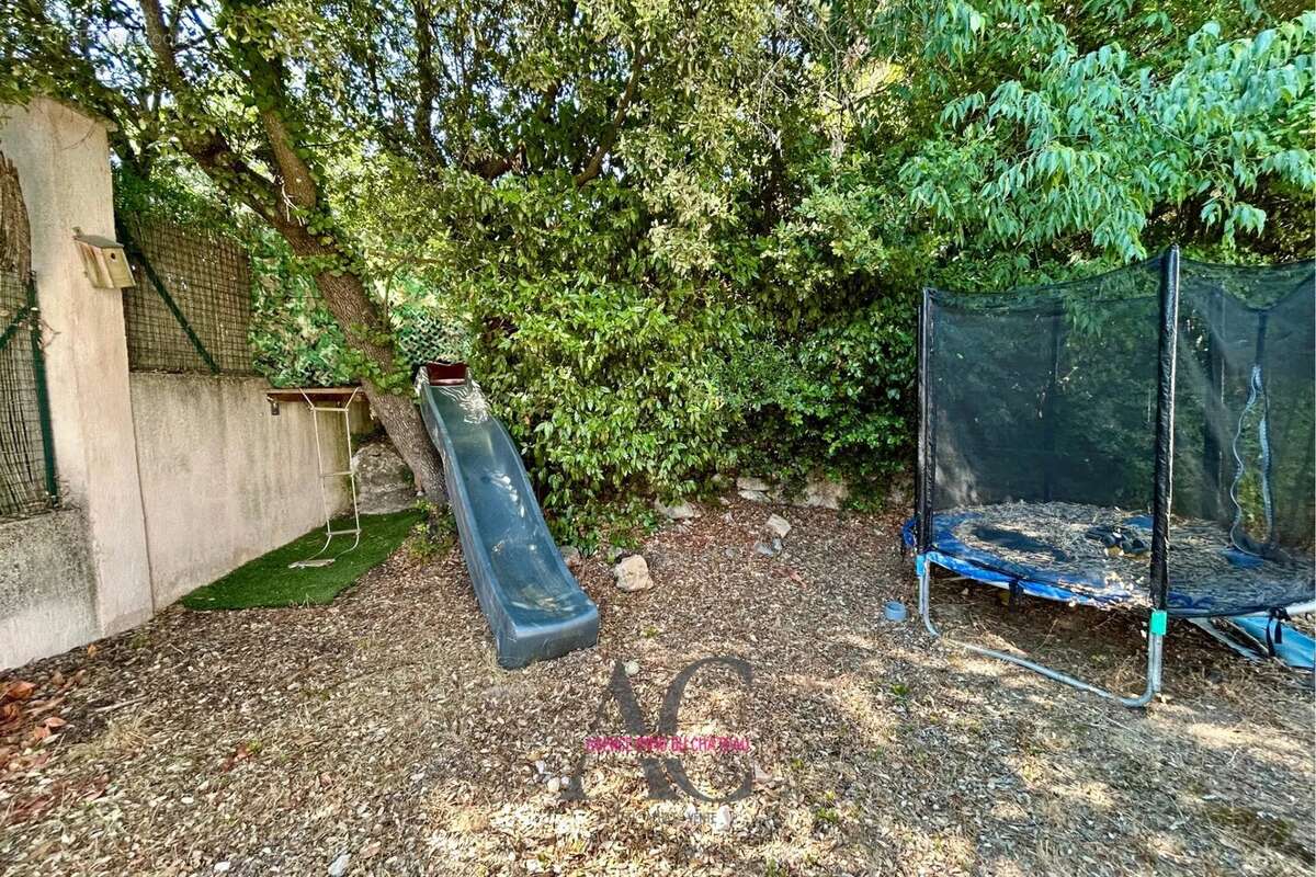 Maison 4 pièces + dépendance sainte anastasie sur issole - photo 8
