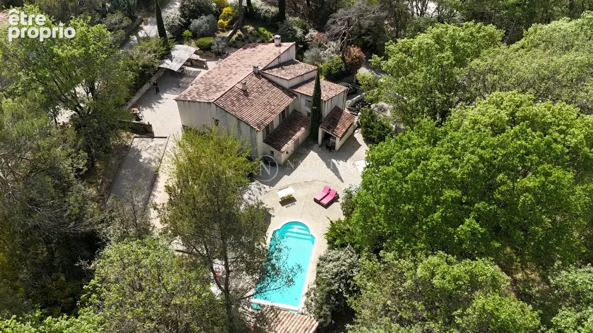 Maison à MENERBES