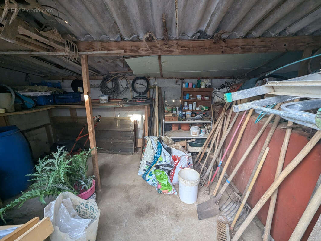 Maison à MONTGIVRAY