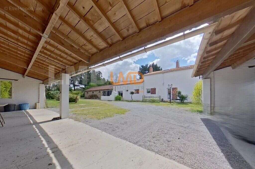 Maison à FROSSAY