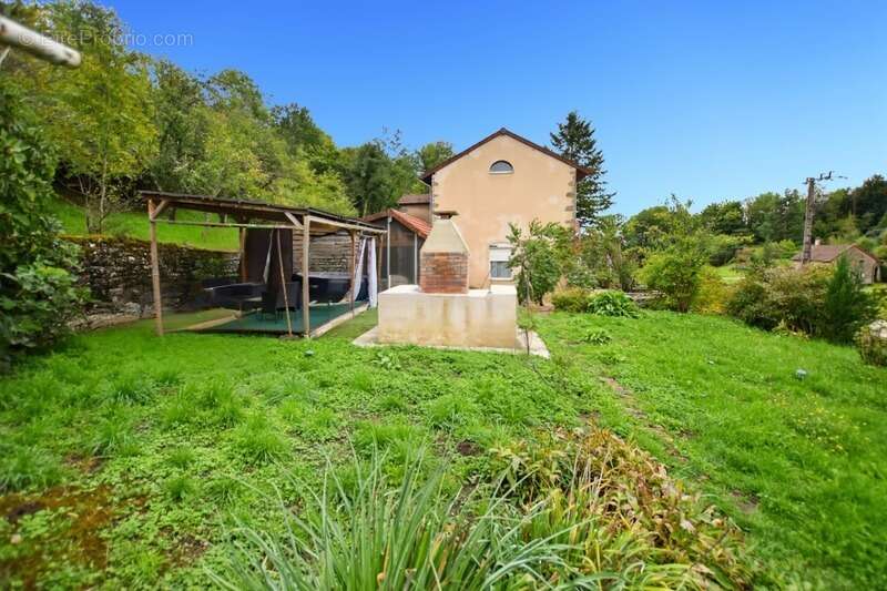 Ensemble de maisons avec 3000 m2 de terrain à Sernin du Plain - photo 13