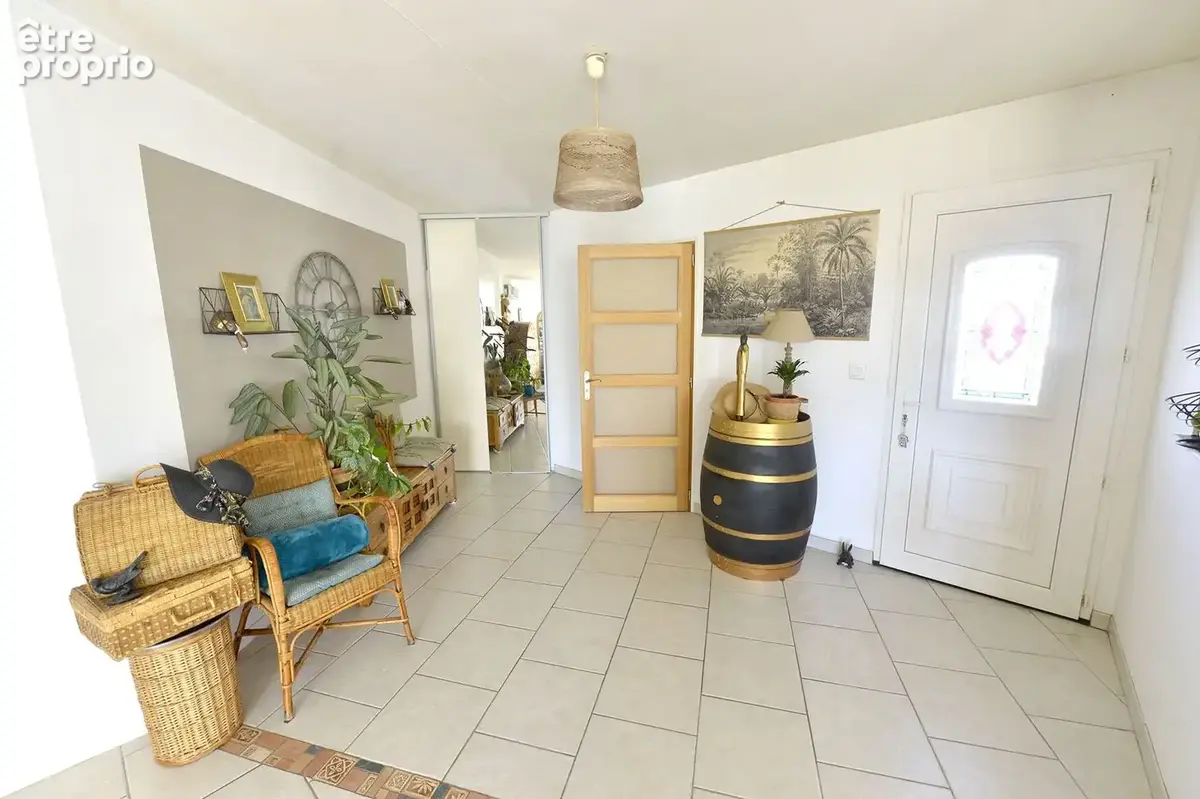 Maison 195 m² à Saint-Georges-De-Didonne  - photo 6