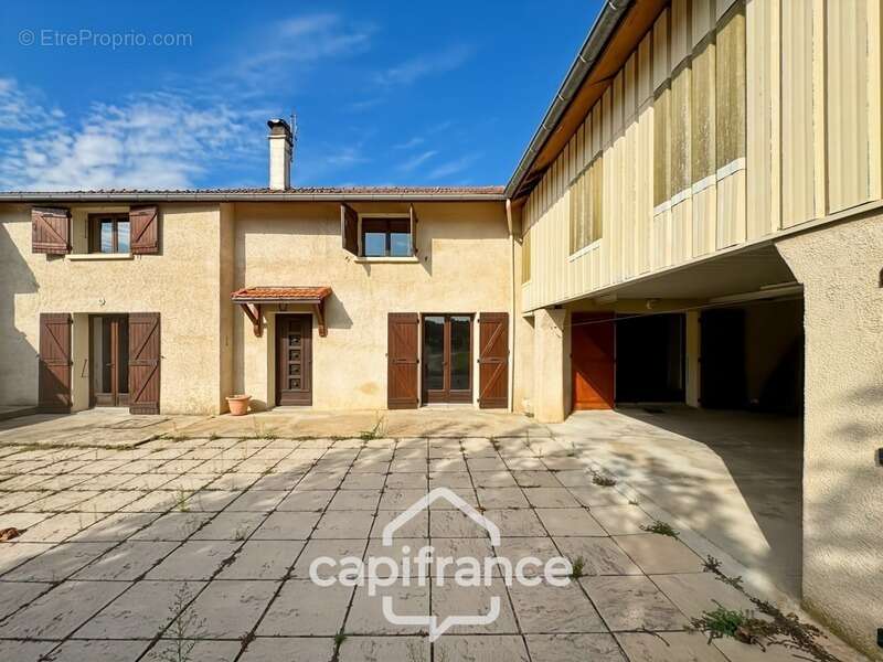 Maison à CHATEAUNEUF-SUR-ISERE
