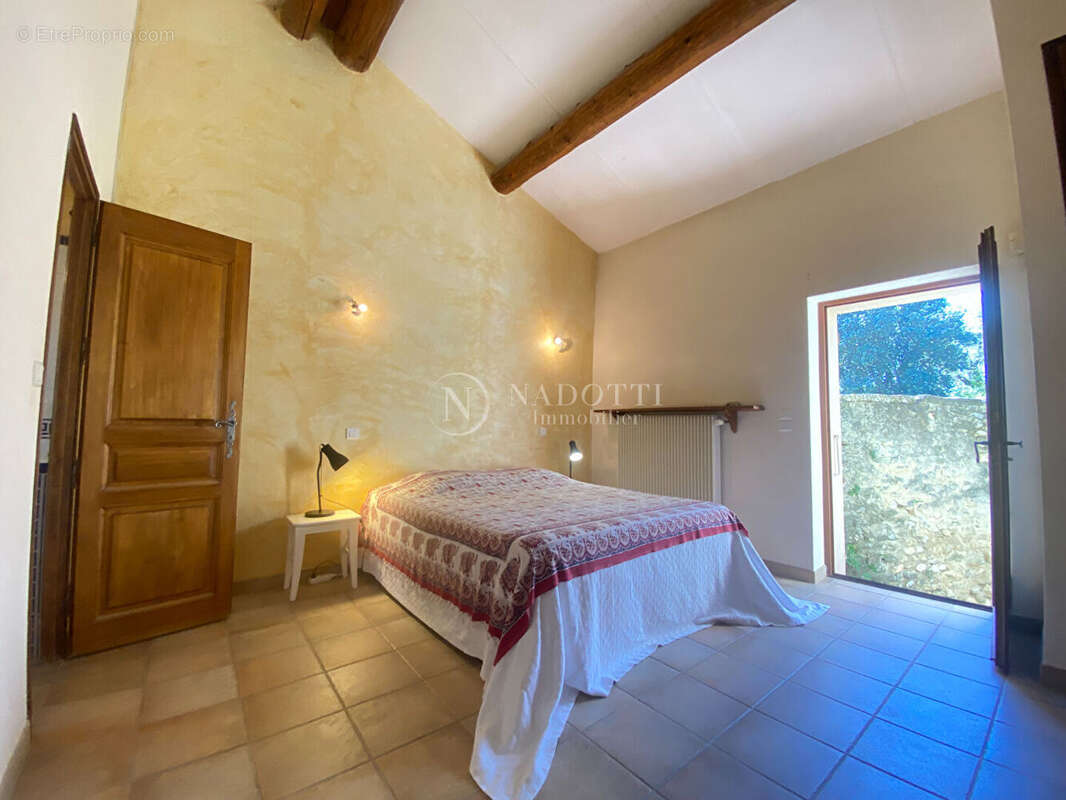Mas à Cabrières D'Avignon avec terrain constructible. - photo 12