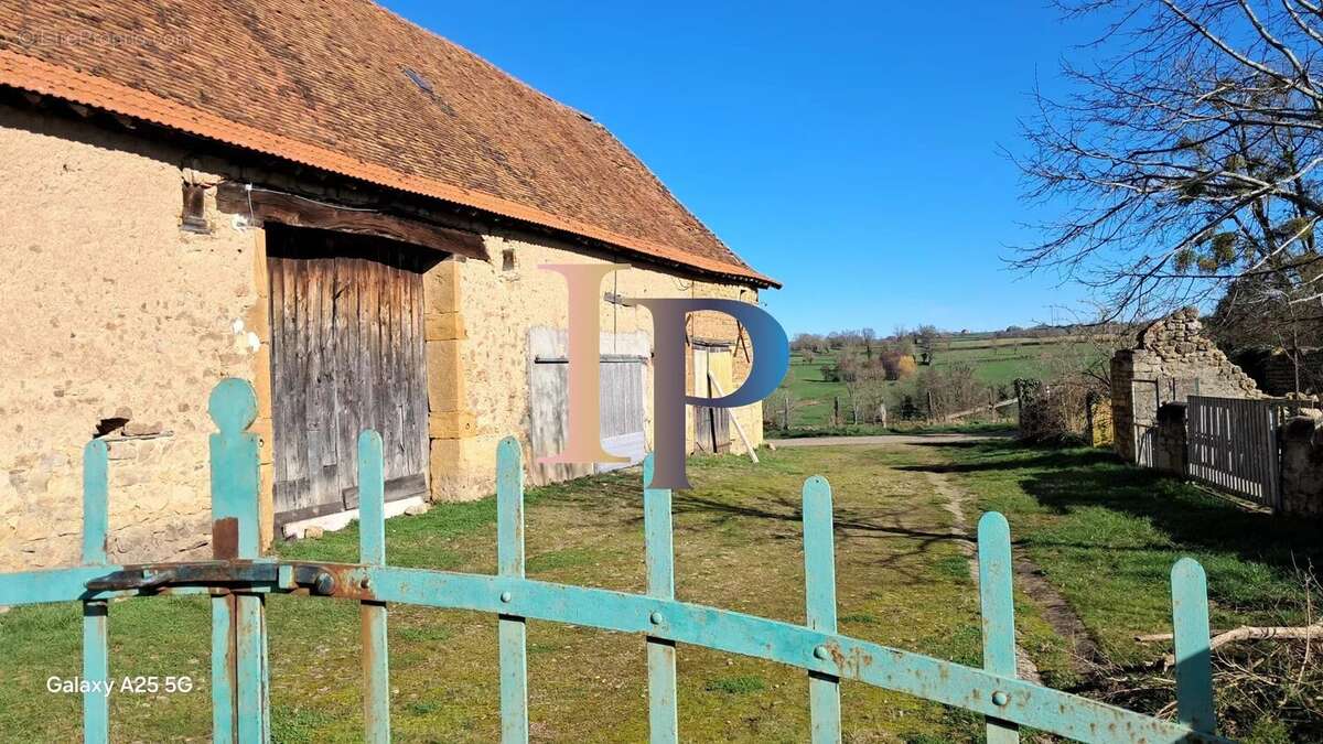 Maison à LA CLAYETTE