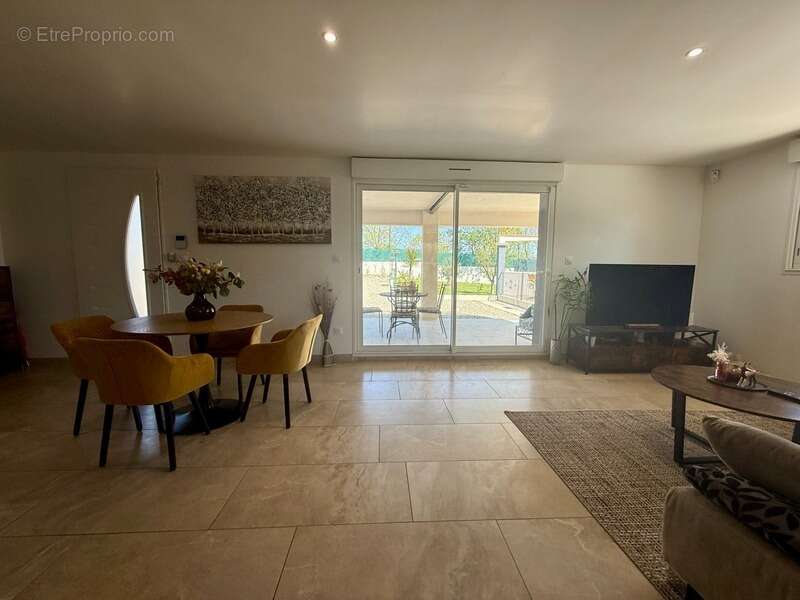 Maison à VILLEMOUSTAUSSOU