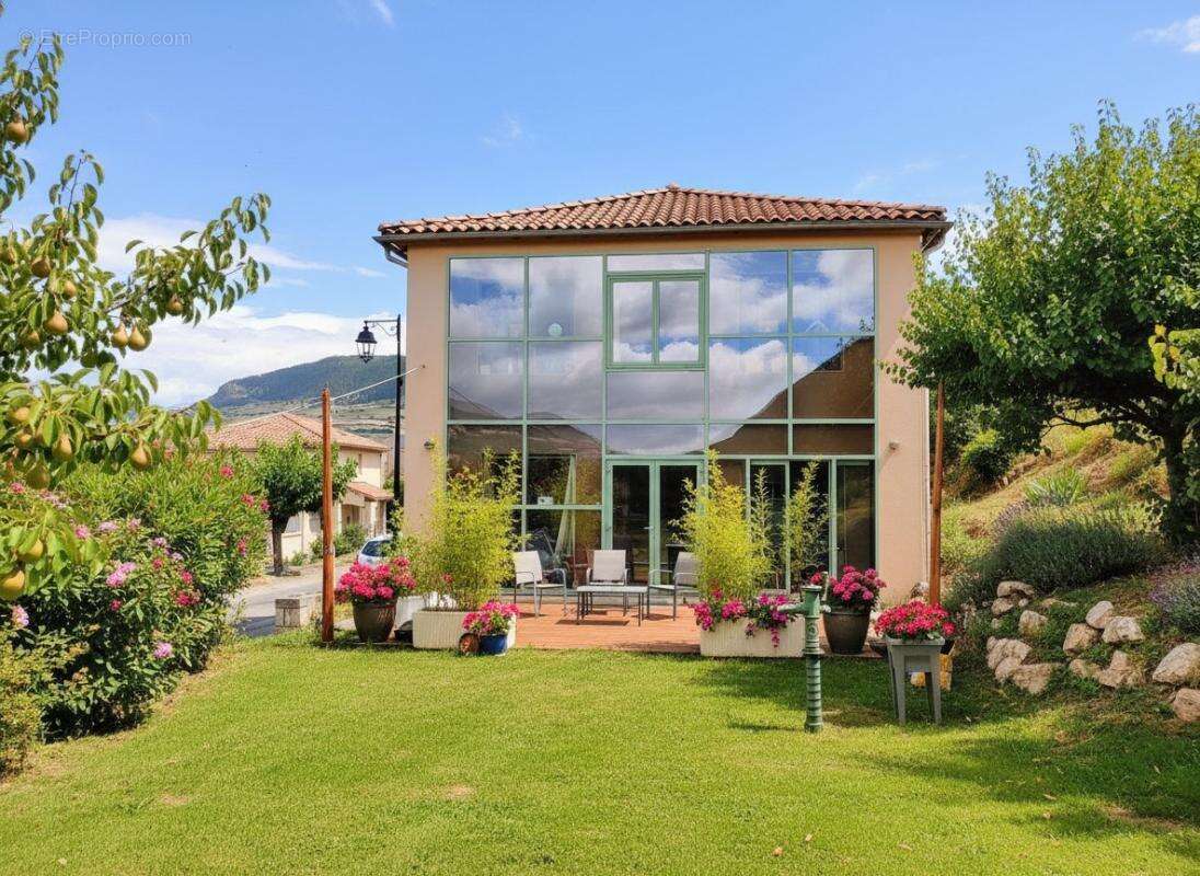 Maison à LA CRESSE