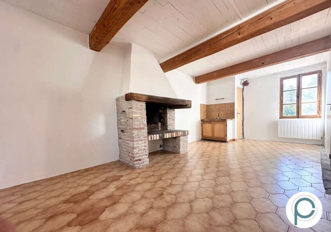 Maison à CUGES-LES-PINS