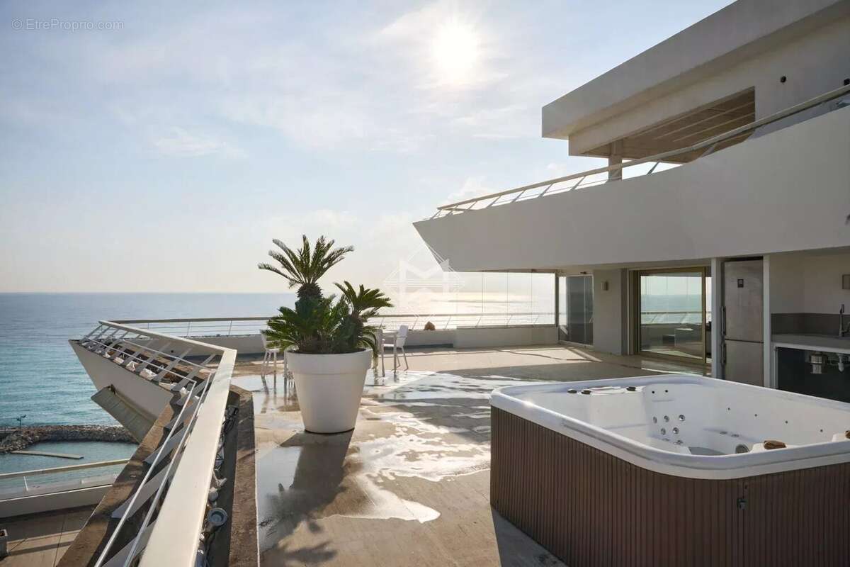 Appartement à VILLENEUVE-LOUBET