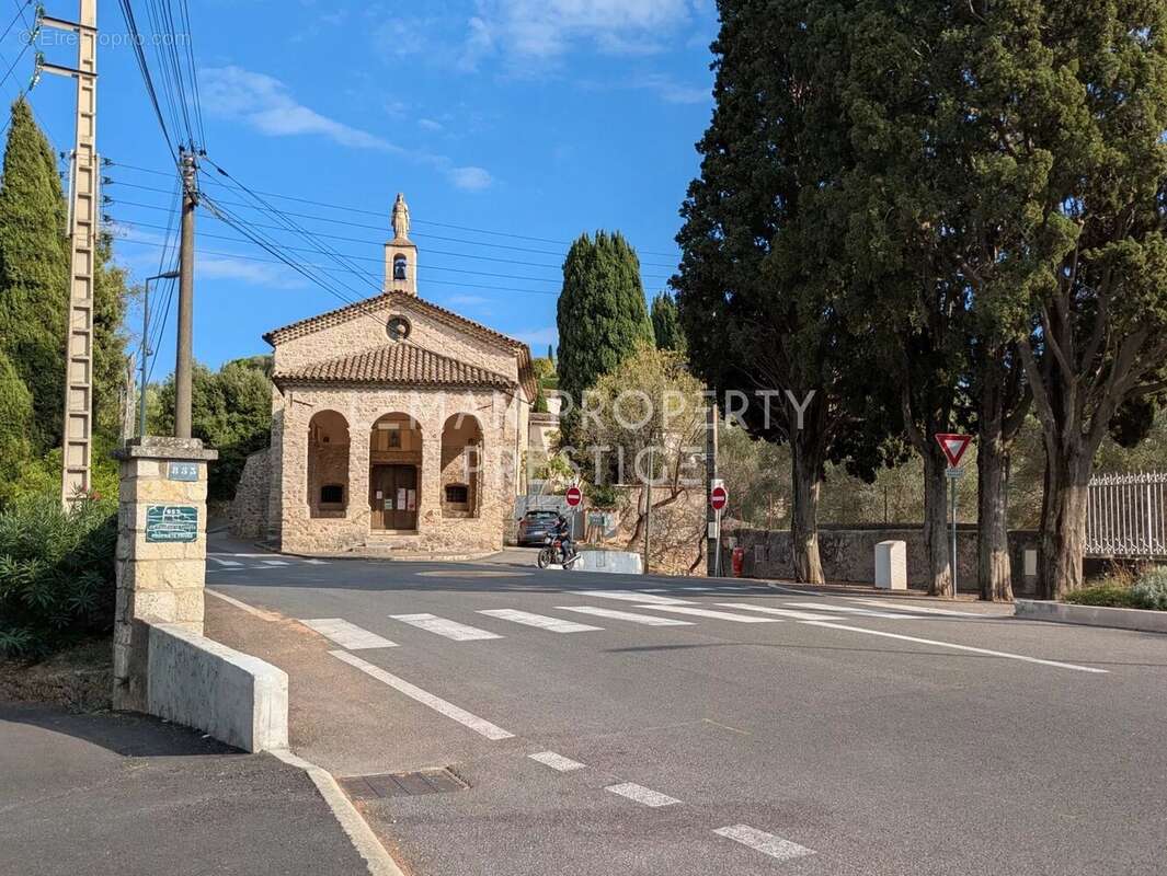 Appartement à VALLAURIS