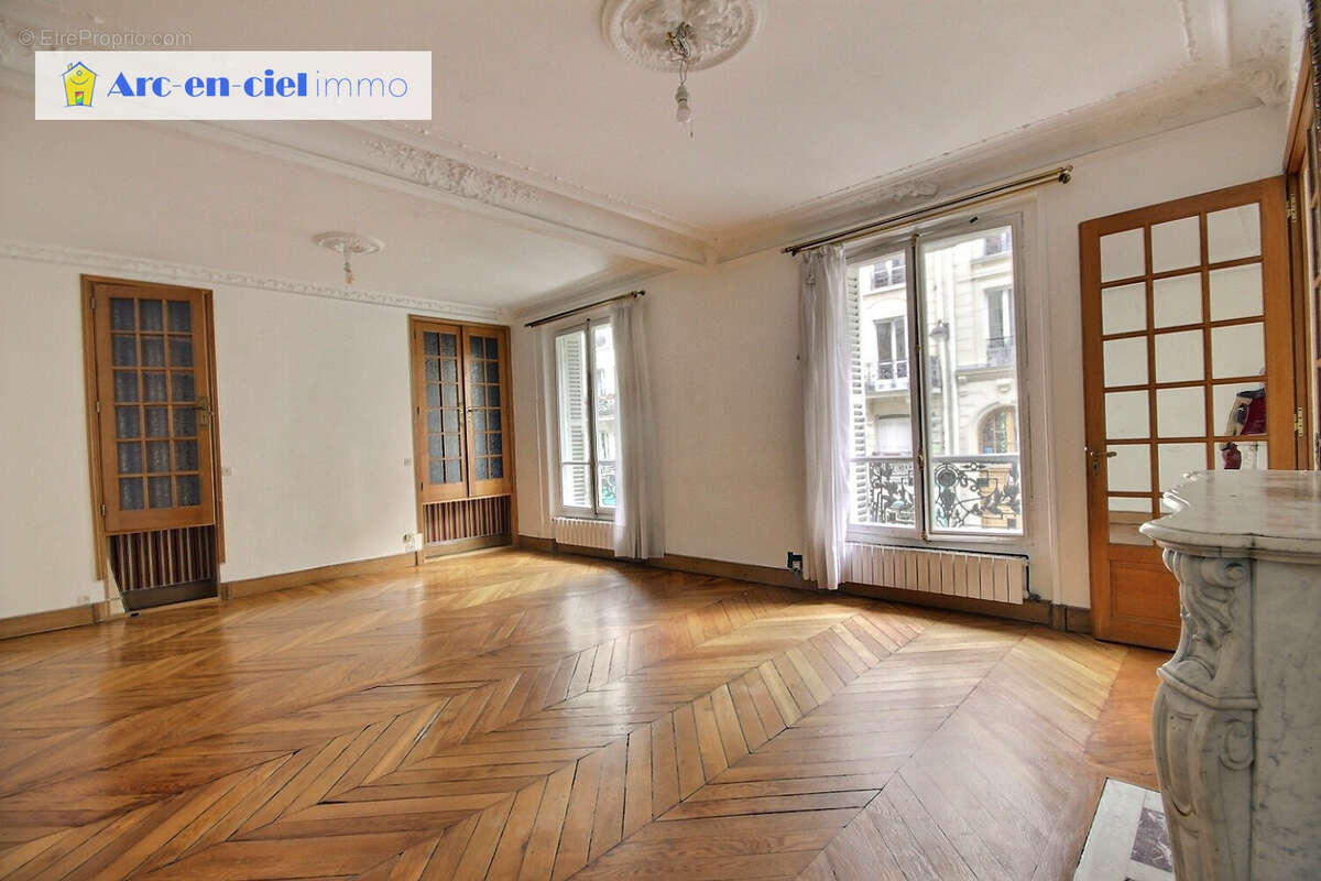Appartement à PARIS-10E