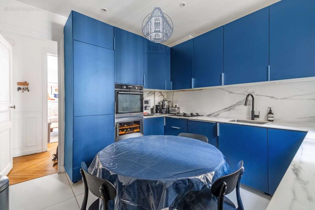 Appartement à PARIS-17E