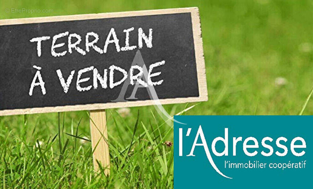 Terrain à SAINT-MATHURIN