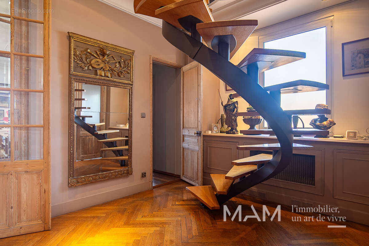 Appartement à MARSEILLE-6E