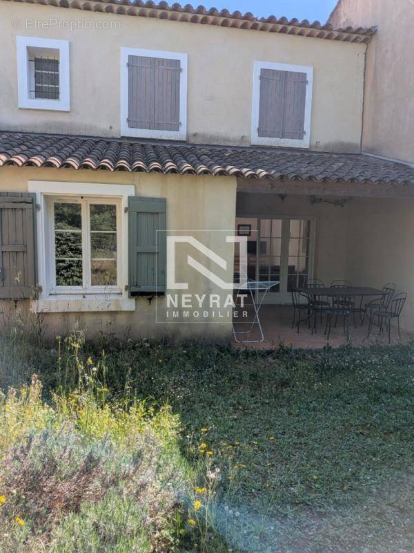 Appartement à FAYENCE