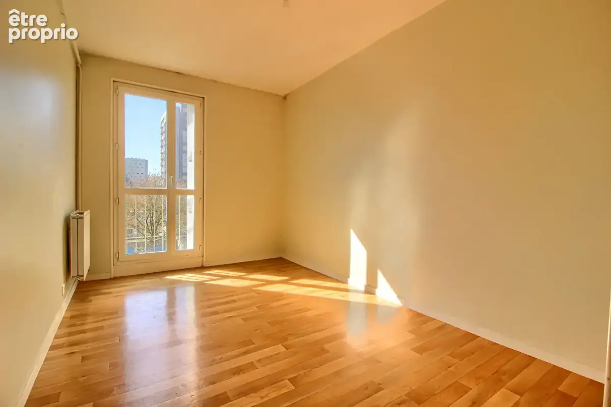 Appartement Rennes T2 - 50 m2 - dernier étage ! - photo 3