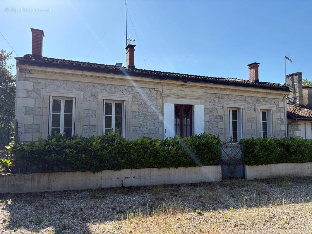 Maison à ILLATS
