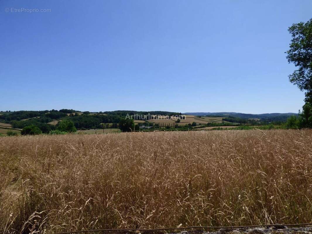 Maison à QUARRE-LES-TOMBES