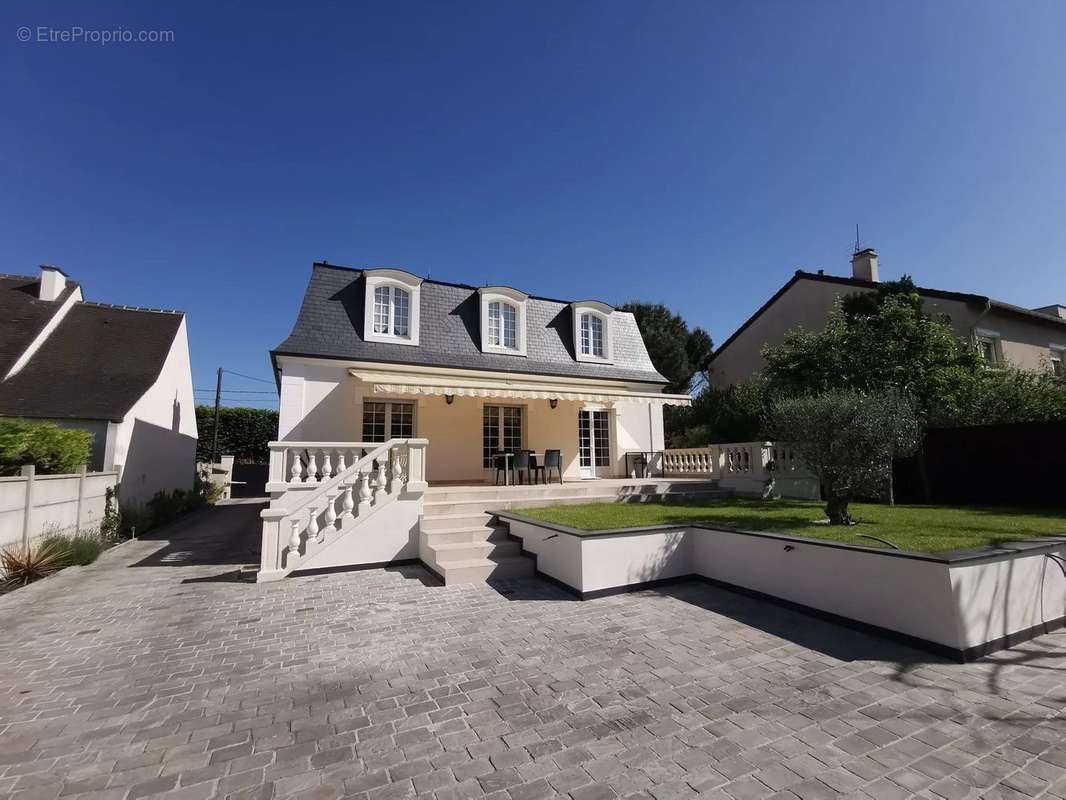 Maison à CHAMPS-SUR-MARNE