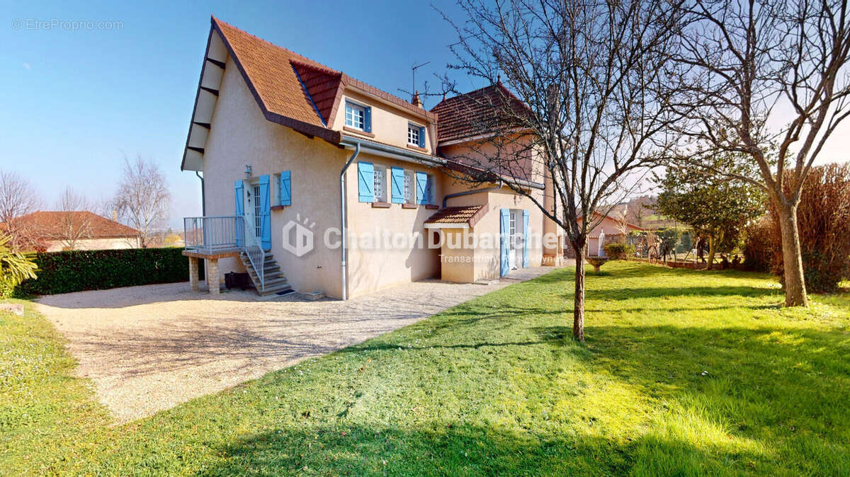 Maison à SAINT-ALBAN-LES-EAUX