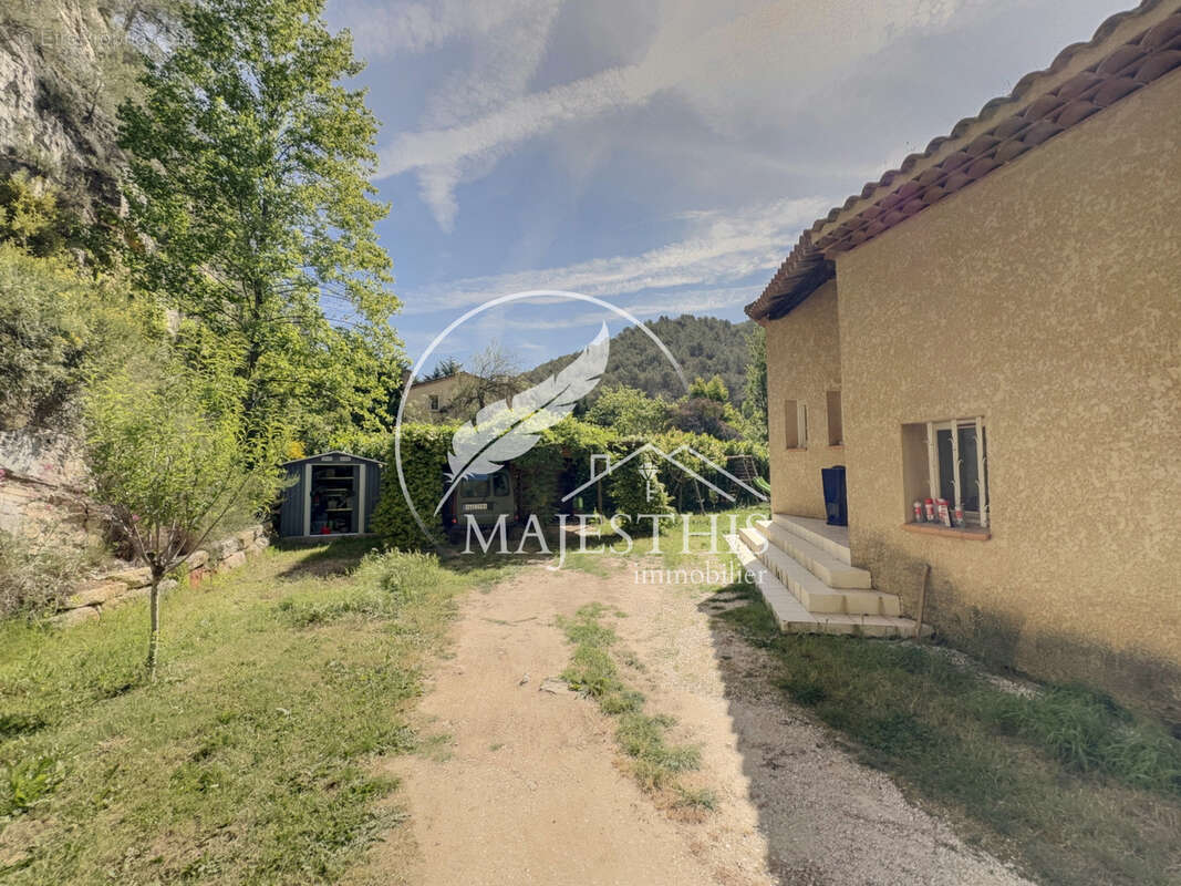 Maison à SOLLIES-TOUCAS