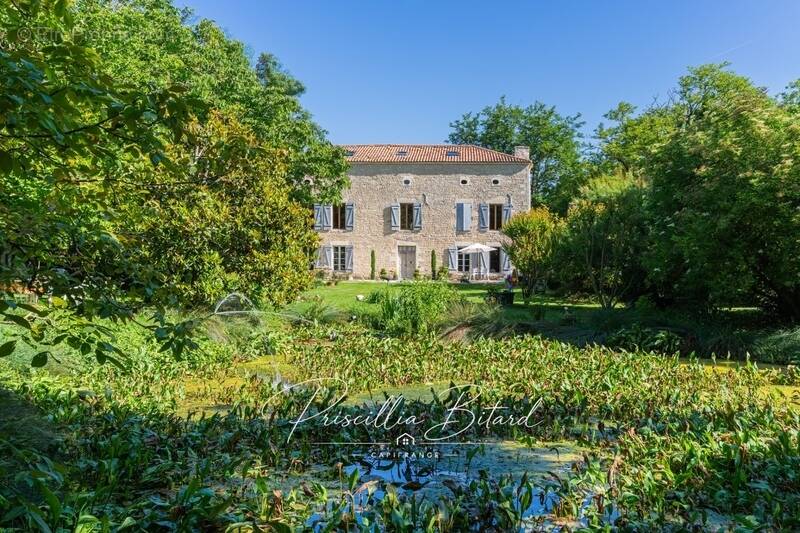 Maison à AIGREFEUILLE-D'AUNIS