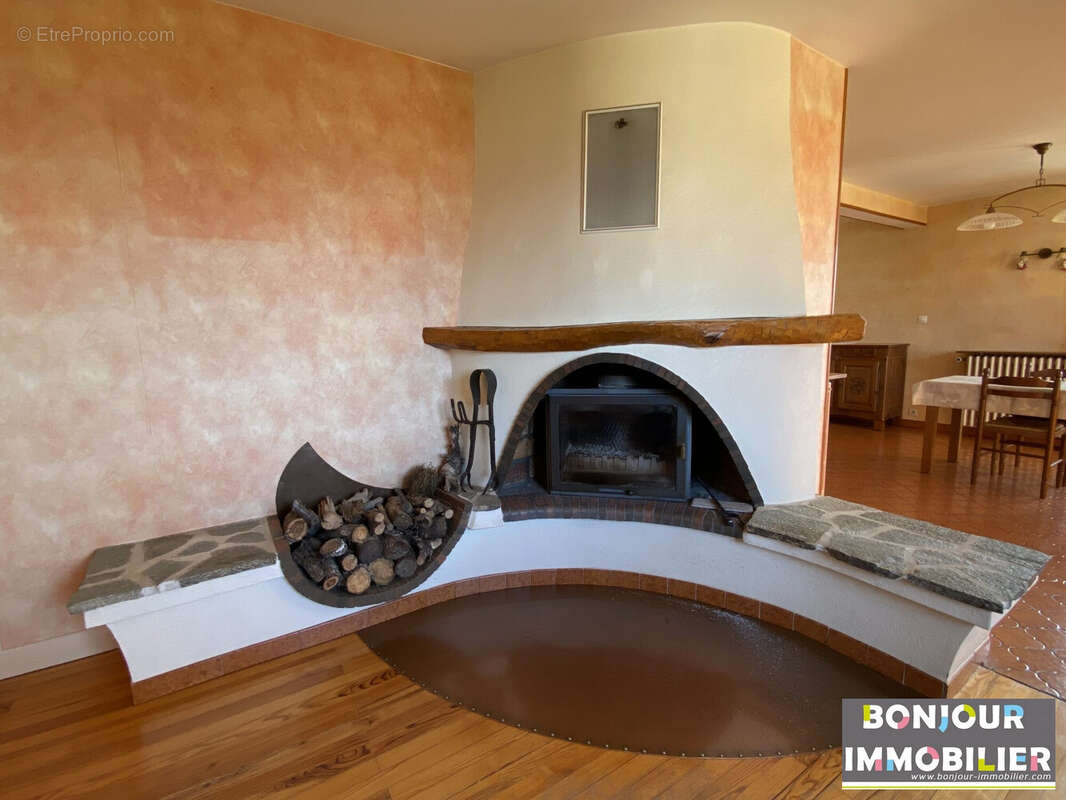 Maison à SAINT-LAURENT-DU-PONT