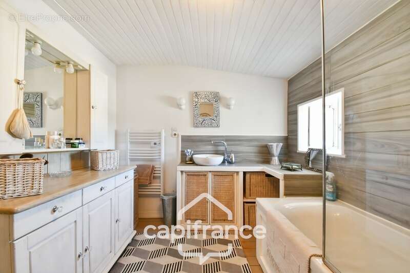 Maison à vendre 6 pièces VARAIZE (17) CHARENTAISE de 136m² avec jardin et garage - photo 15