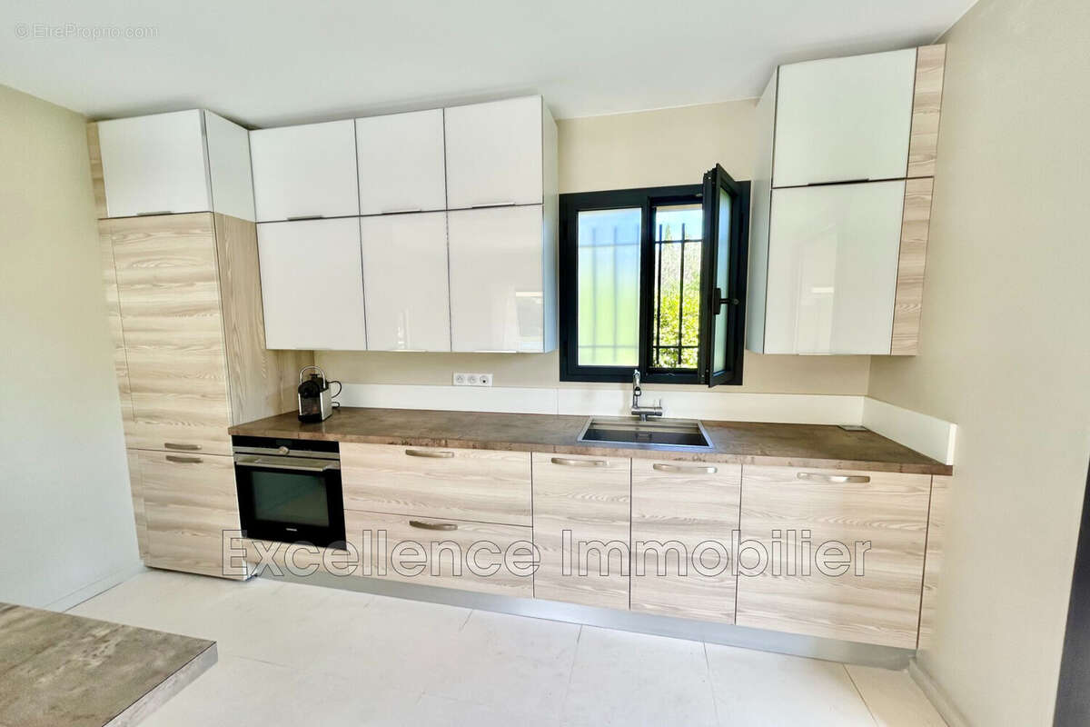 Maison à PLAN-DE-LA-TOUR