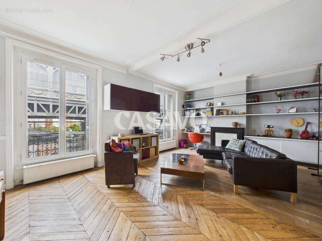 Appartement à PARIS-10E