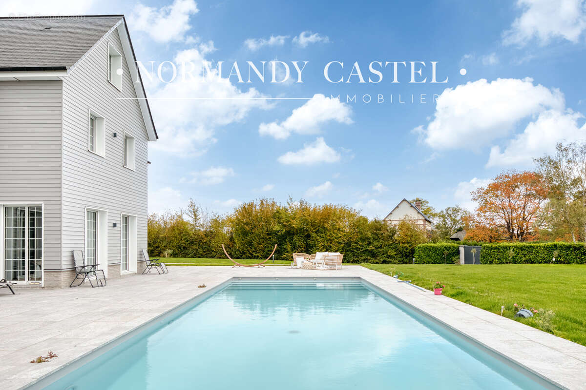 Maison à SAINT-ETIENNE-LA-THILLAYE