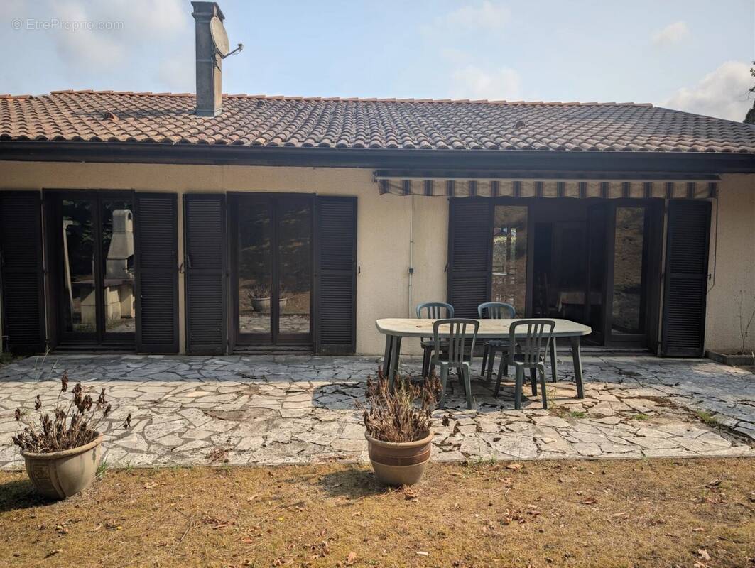 Maison de plain pied proche du centre - photo 1