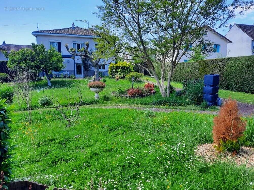 Maison à SAINT-JUNIEN