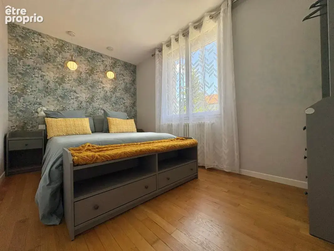 Maison rénovée 3 chambres – Garage, jardin, sous-sol, et combles aménageables - photo 11