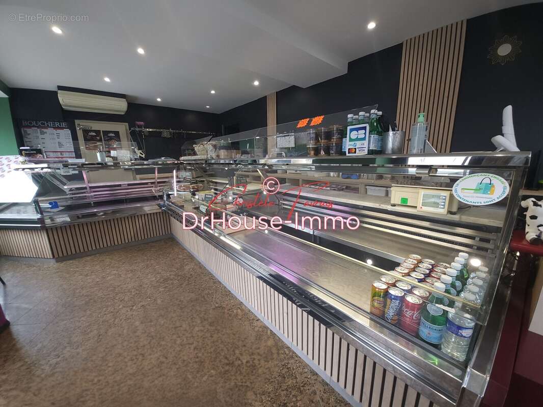 Commerce à LOUVIGNE-DU-DESERT