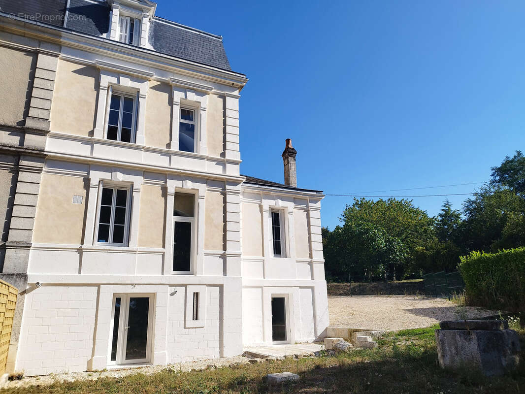 Maison à RUELLE-SUR-TOUVRE