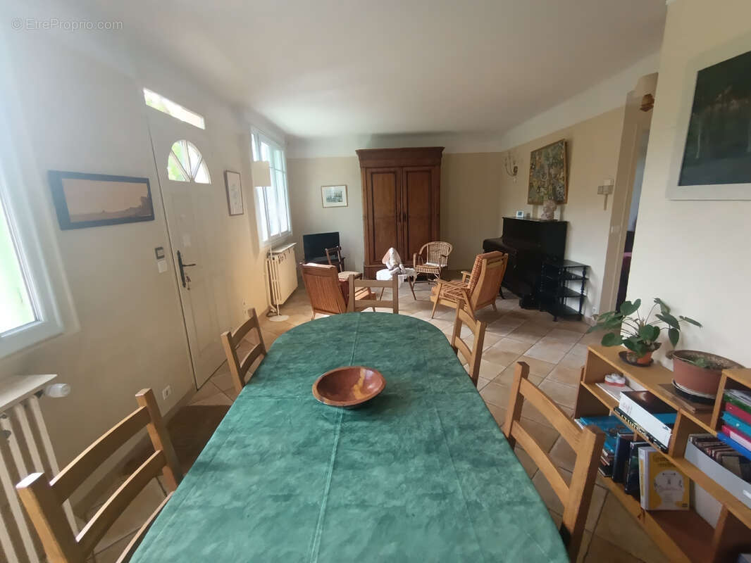 Maison à BURES-SUR-YVETTE