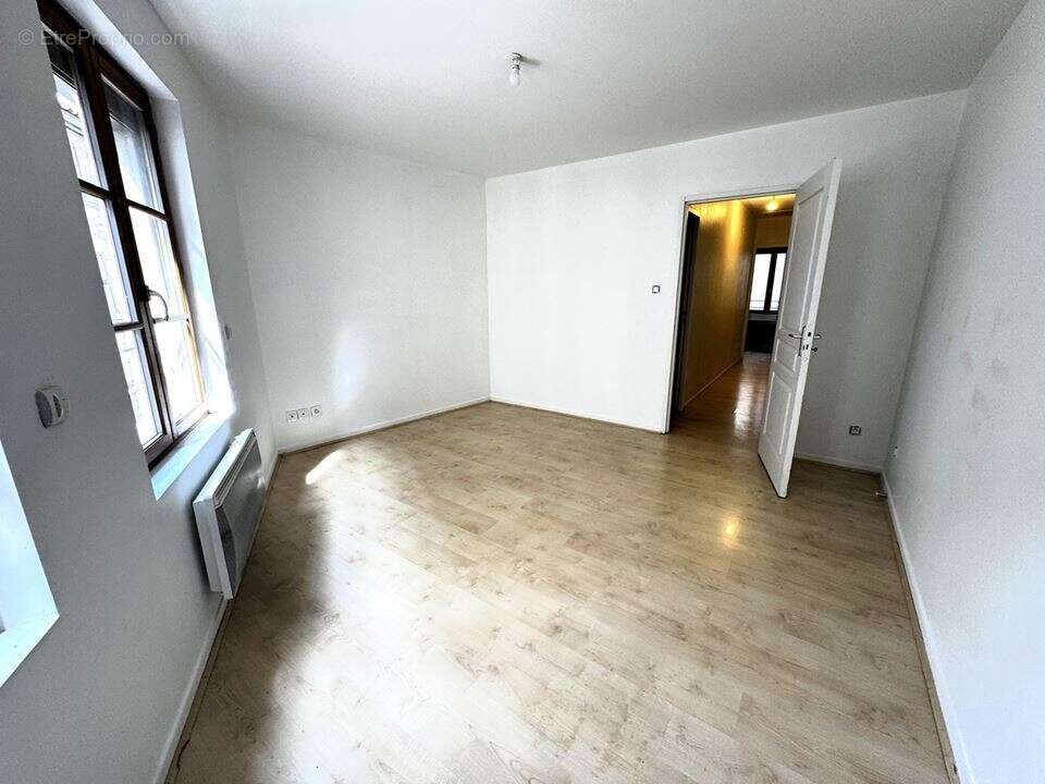 Appartement 108 m² à Saint-Etienne  - photo 2