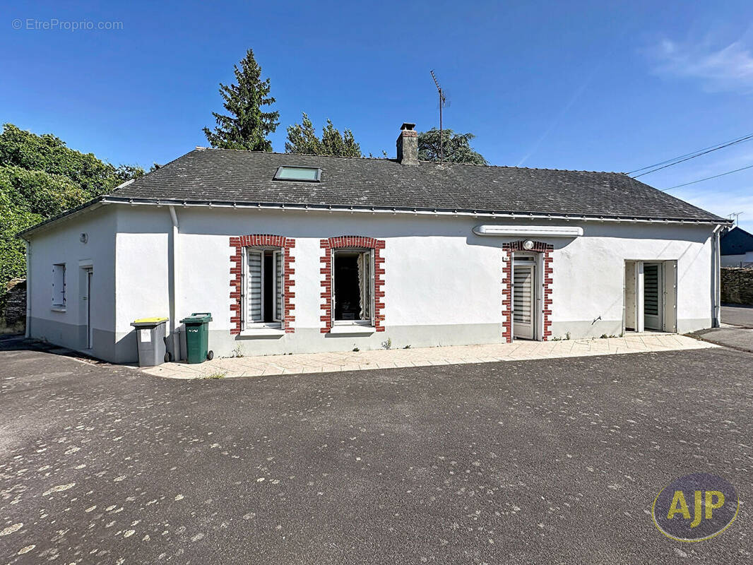 Maison à GRAND-AUVERNE