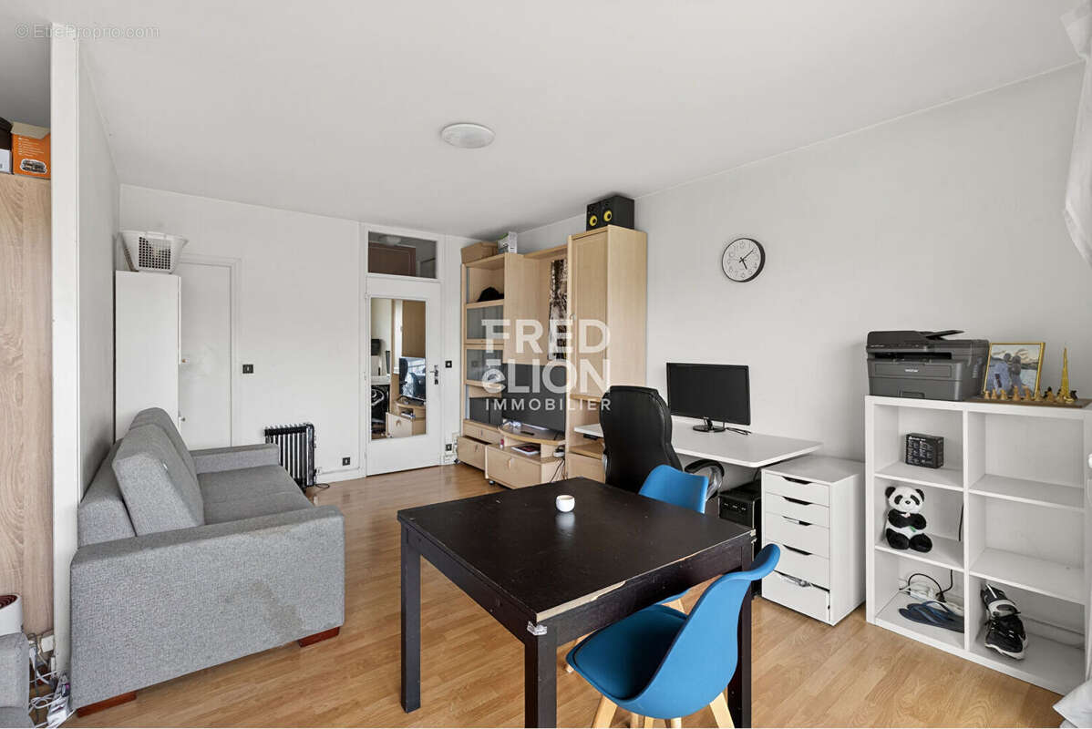 Appartement à NEUILLY-SUR-SEINE
