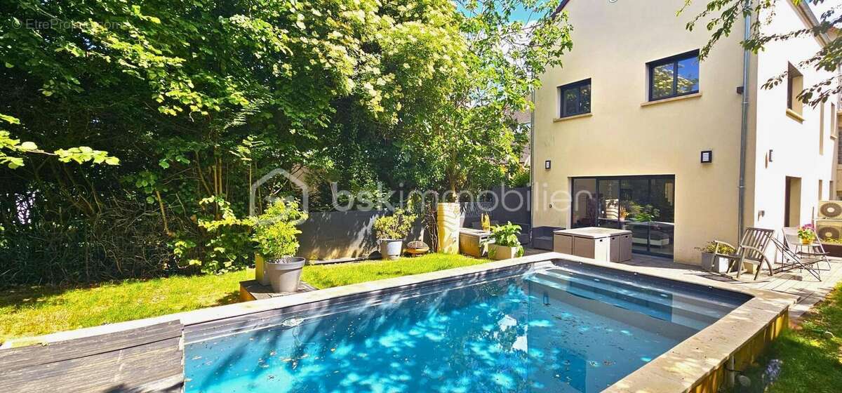 Maison à PONTAULT-COMBAULT