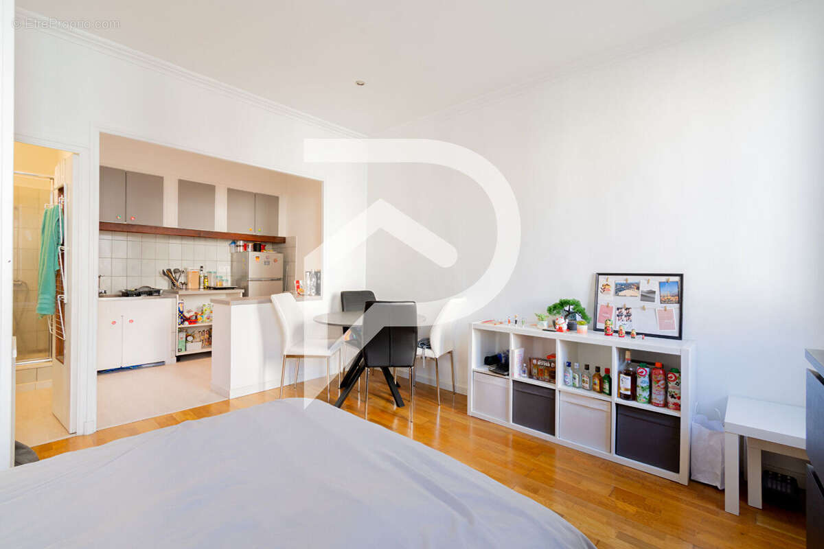 Appartement à MARSEILLE-5E