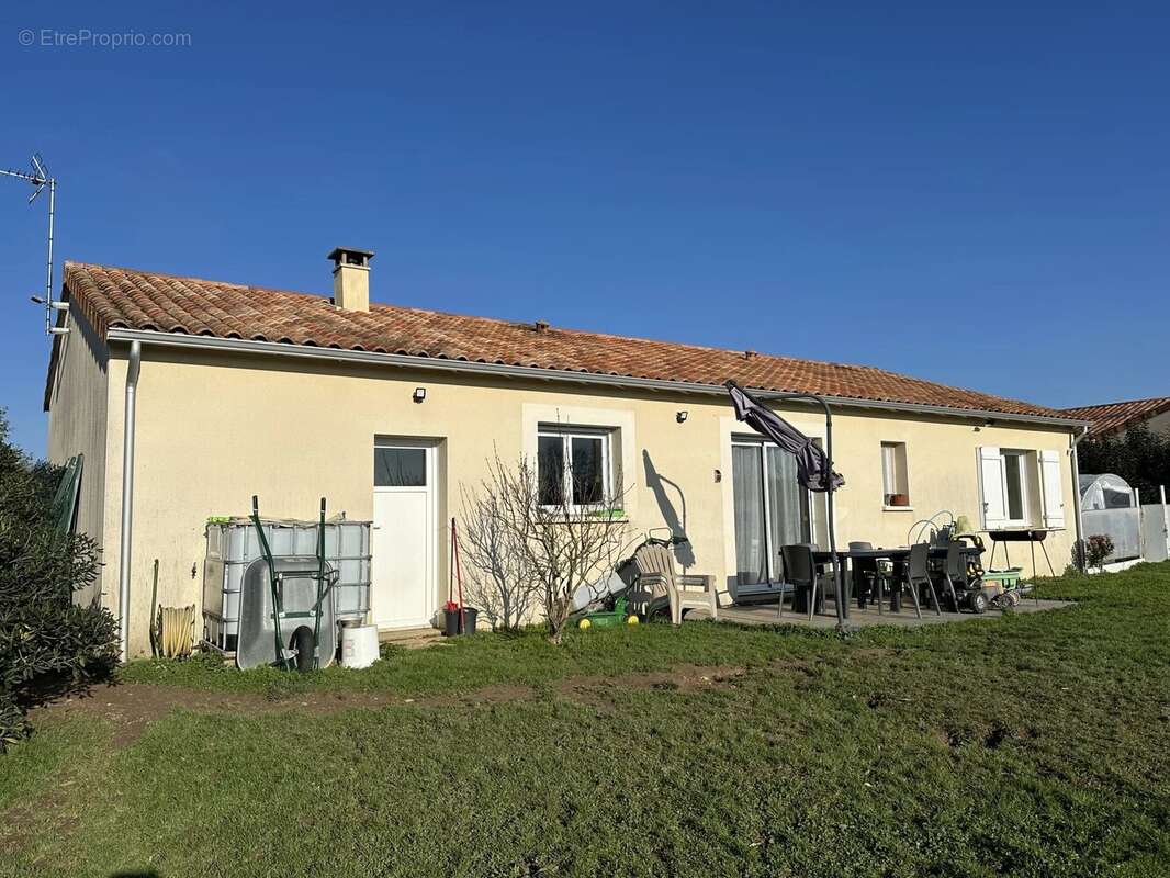 Maison à SAINT-MAURICE-LA-CLOUERE