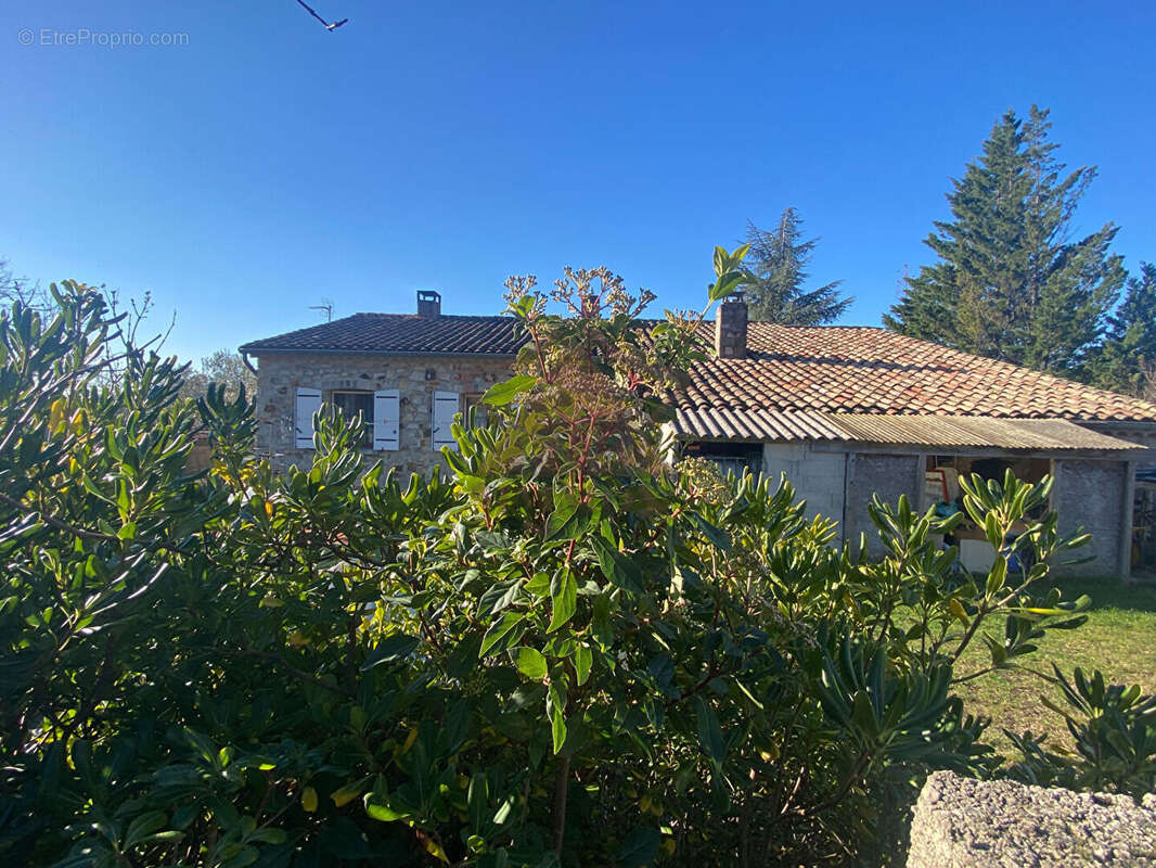 Maison à SAINT-BRES