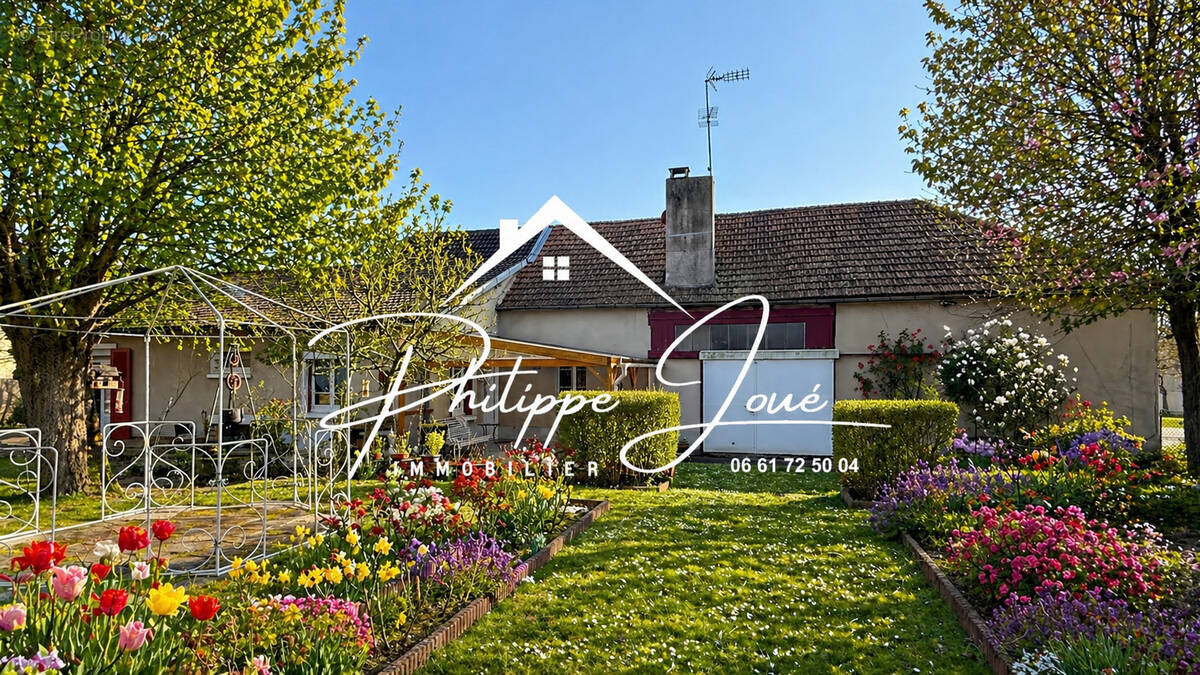 Maison à VILLENEUVE-L'ARCHEVEQUE