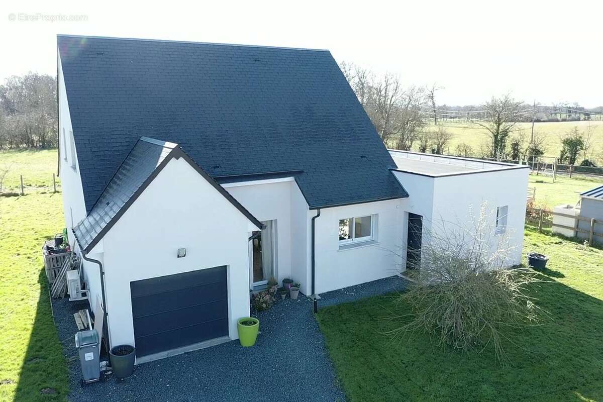 Maison à SAINT-PIERRE-SUR-DIVES