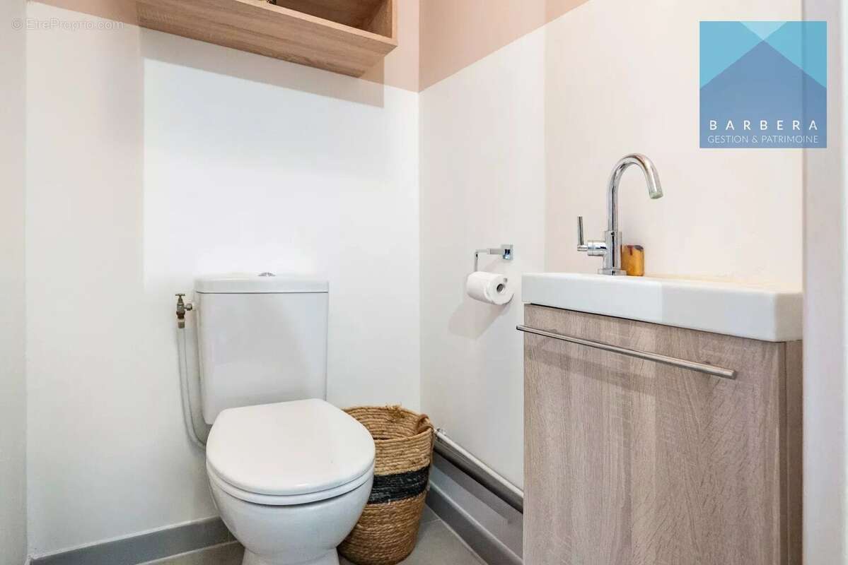 Appartement à SAINT-LAURENT-DU-VAR